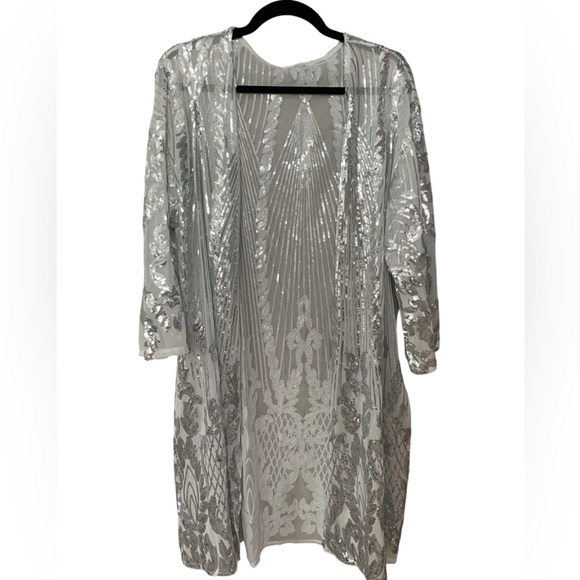 NWT/NIB SILVER OS sequin duster. Get your “Shimmer On”this holiday Season! - Picture 4 of 9